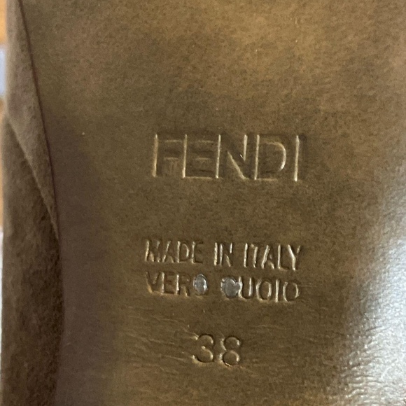 Fendi Authentic Brown Suede Platform Heels Sz 38 - Picture 11 of 12